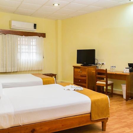 Hotel Madan Cardenas Экстерьер фото